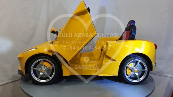 Rastar La Ferrari 12V 7 Amper Akülü Araba
