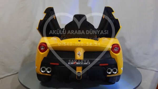 Rastar La Ferrari 12V 7 Amper Akülü Araba