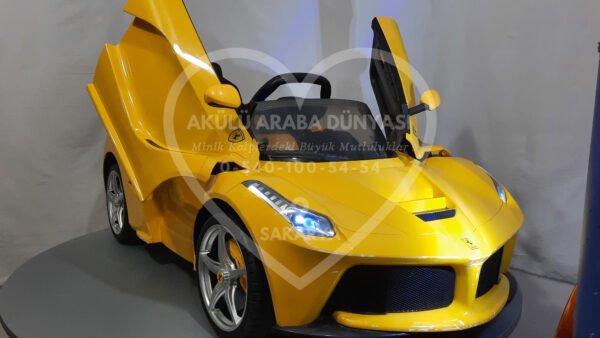 Rastar La Ferrari 12V 7 Amper Akülü Araba