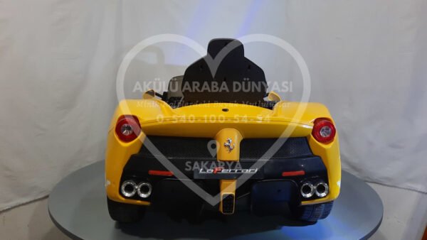 Rastar La Ferrari 12V 7 Amper Akülü Araba