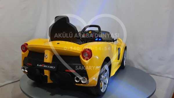 Rastar La Ferrari 12V 7 Amper Akülü Araba