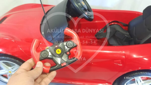 Rastar La Ferrarî 12V 7 Amper Akülü Araba Kırmızı