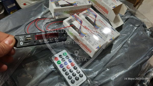 Fm Radio USB TF Kart Aux Bağlantılı Bluetooth Bağlantılı Mp3 Çalar