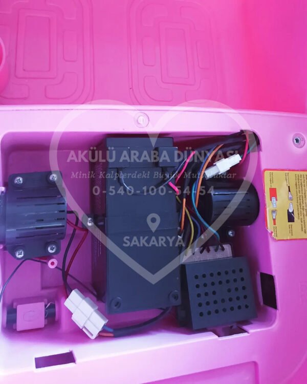 Denver Car Sporty 12V Akülü Araba Pembe