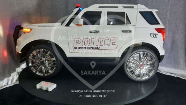 BabyHope Fôrd Polis 12V Akülü Araba Beyaz - Görsel 5