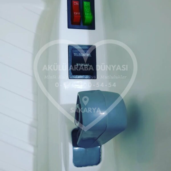 Baby2Go 650 49 12V Akülü Araba
