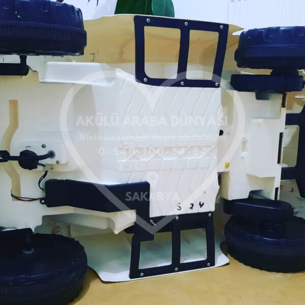 Baby2Go 650 49 12V Akülü Araba