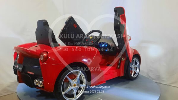 Rastar Ferrari 12V Akülü Araba