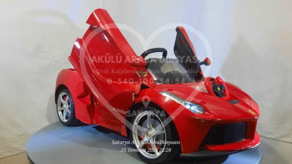 Rastar Ferrari 12V Akülü Araba