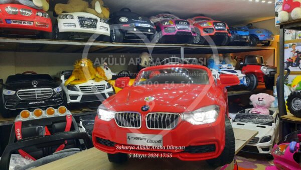 Kraft BMW 4 Seri Coupe Akülü Araba 12 Volt Kırmızı