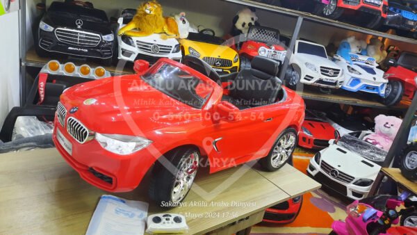 Kraft BMW 4 Seri Coupe Akülü Araba 12 Volt Kırmızı