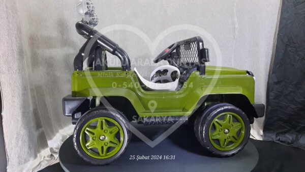 Dolu 8083 Commando Uzaktan Kumandalı 12 V Akülü Araba
