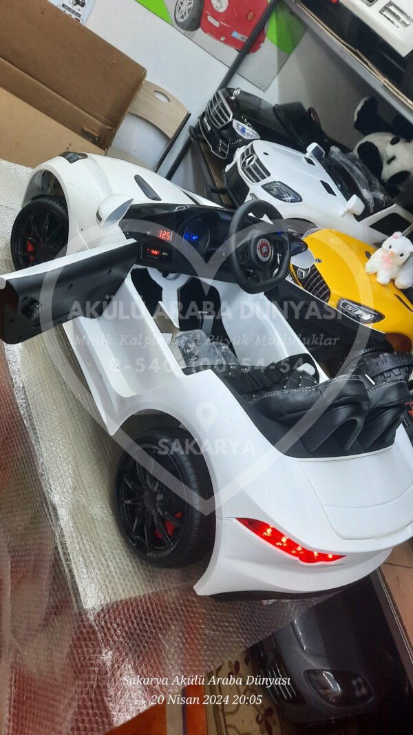 BabyHope 442 Cougar 12 Volt Akülü Araba Beyaz