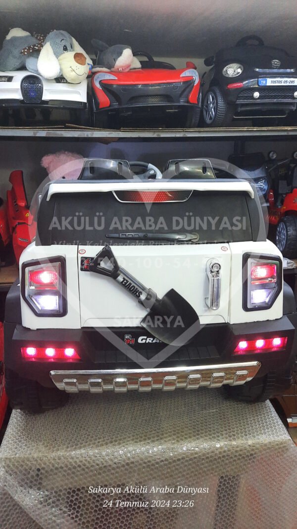 4×4 Fenomen 12 V Çift Kişilik Akülü Araba (94-533)