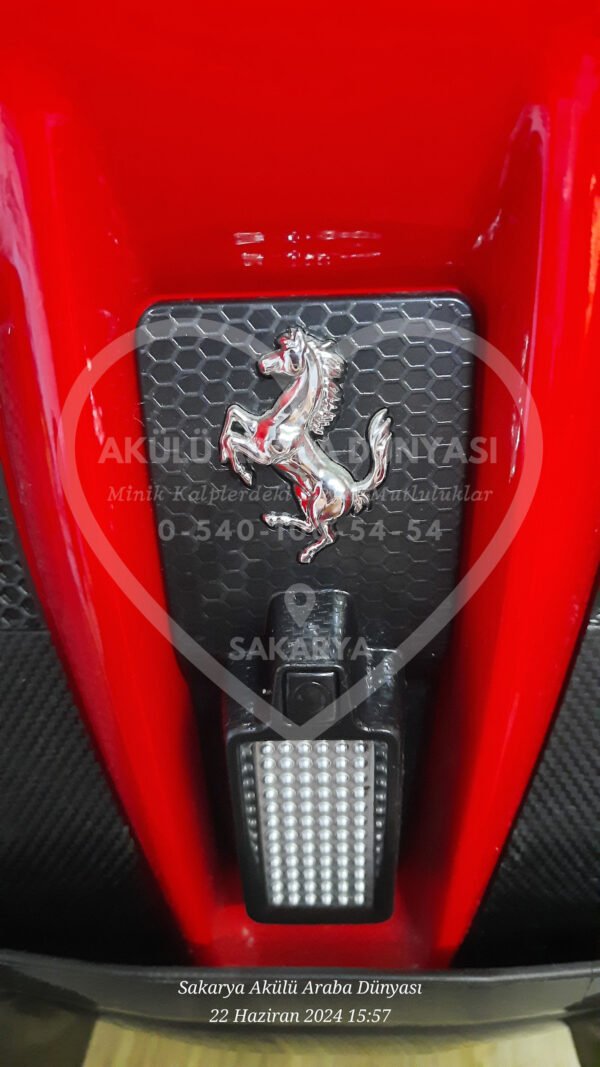 Ferrari La Ferrari 12 Volt Kumandalı Akülü Araba
