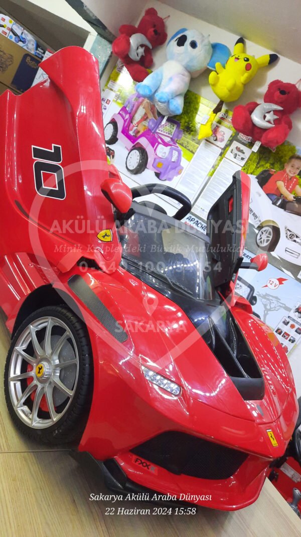 Ferrari La Ferrari 12 Volt Kumandalı Akülü Araba