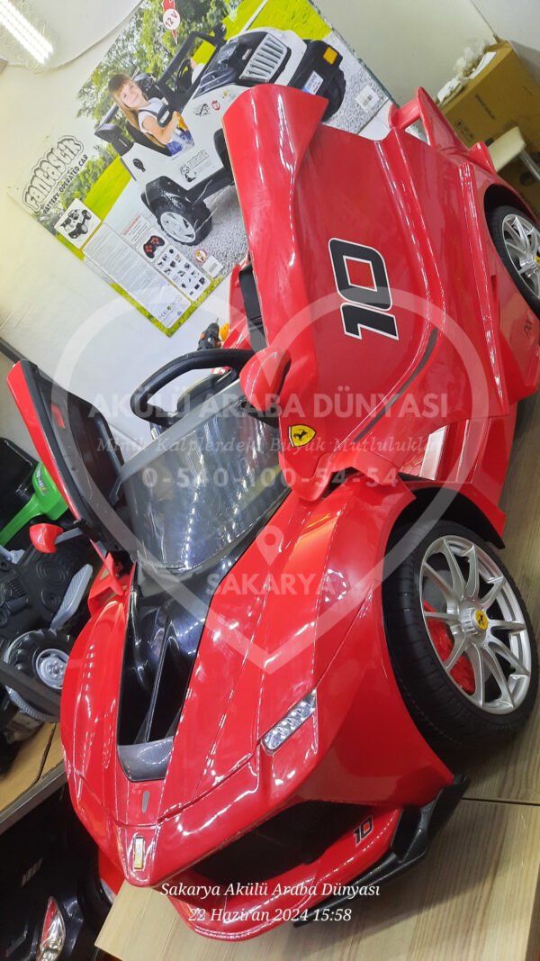 Ferrari La Ferrari 12 Volt Kumandalı Akülü Araba