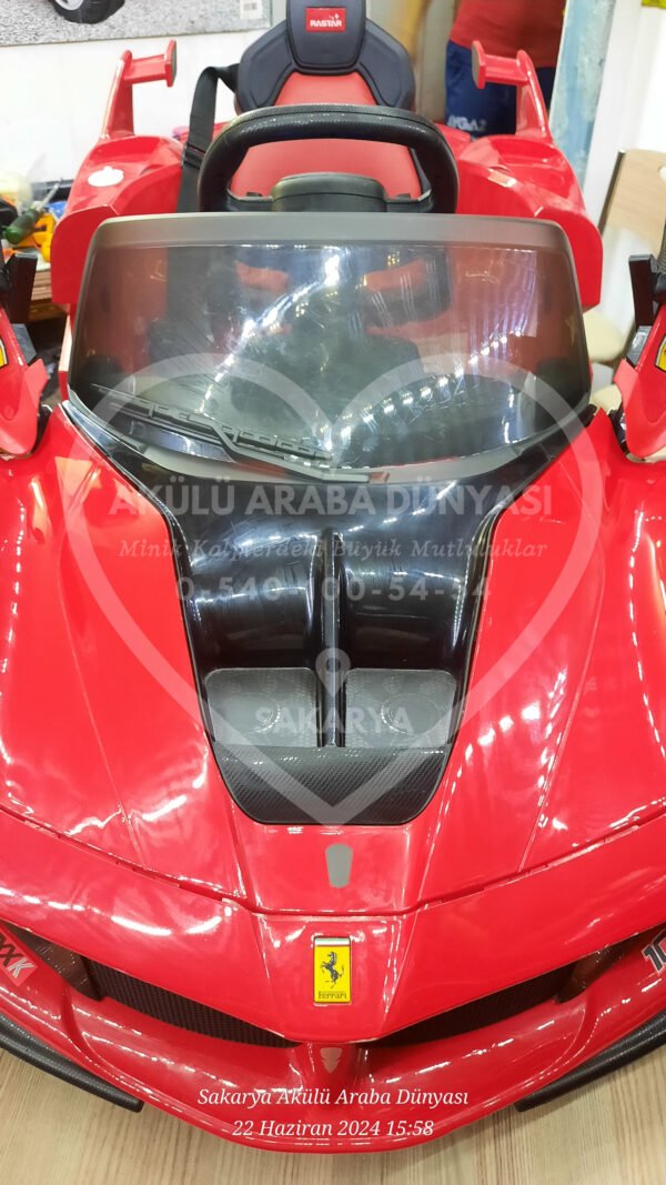 Ferrari La Ferrari 12 Volt Kumandalı Akülü Araba