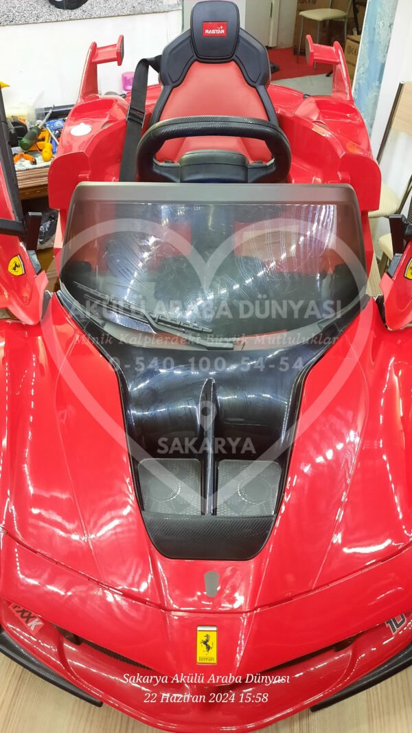 Ferrari La Ferrari 12 Volt Kumandalı Akülü Araba