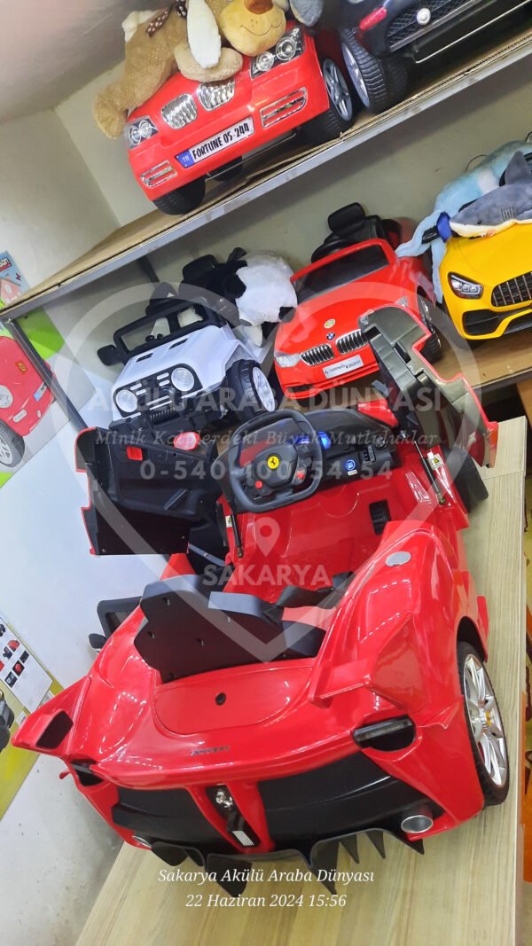Ferrari La Ferrari 12 Volt Kumandalı Akülü Araba
