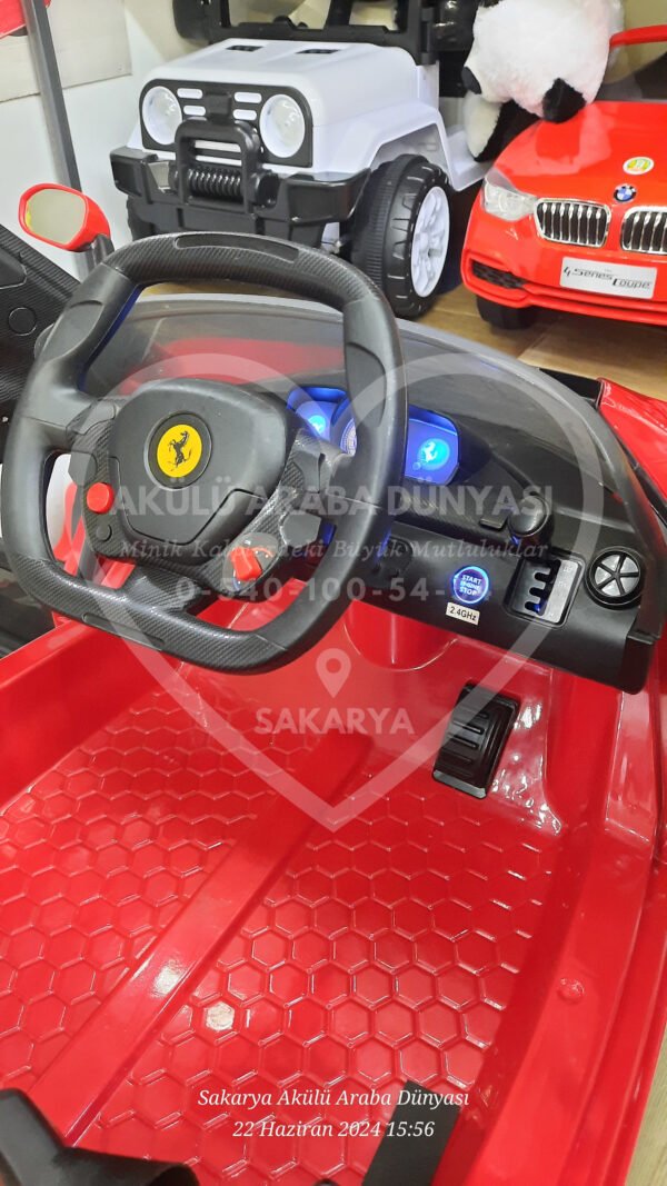 Ferrari La Ferrari 12 Volt Kumandalı Akülü Araba