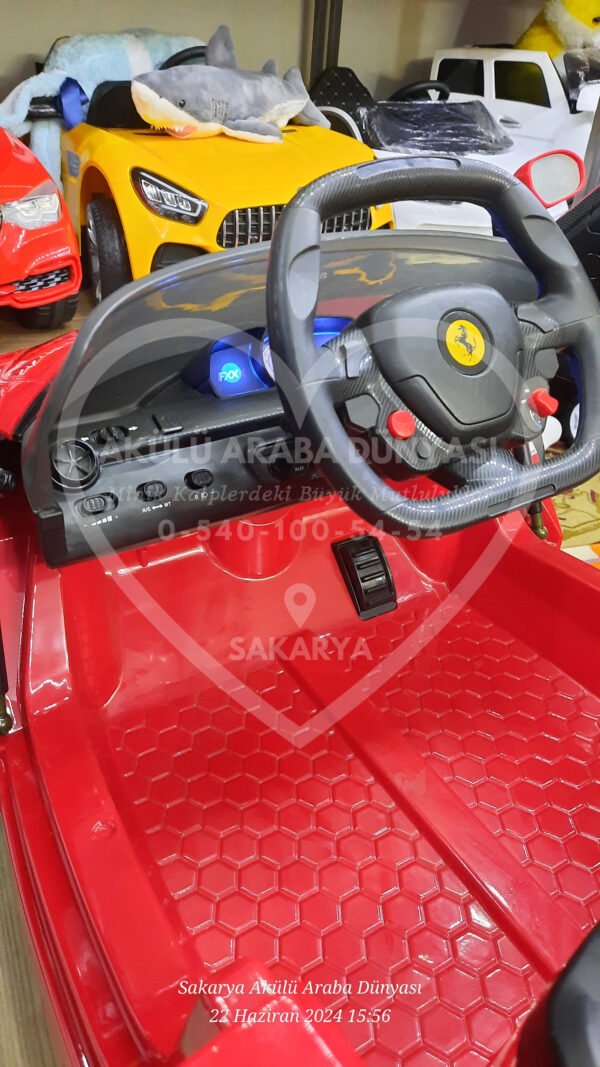 Ferrari La Ferrari 12 Volt Kumandalı Akülü Araba