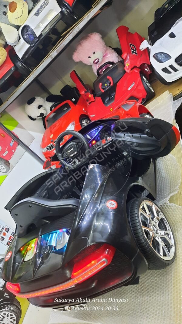 Akar Toys Bravo Kumandalı 4X2 12 Volt Kırmızı Akülü Araba (95-363)