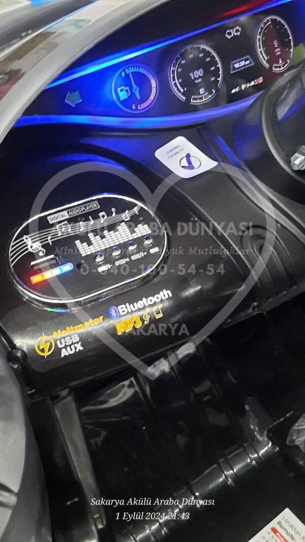 Akar Toys Style Kumandalı 4X2 12 Volt Gri Akülü Araba (96-629)