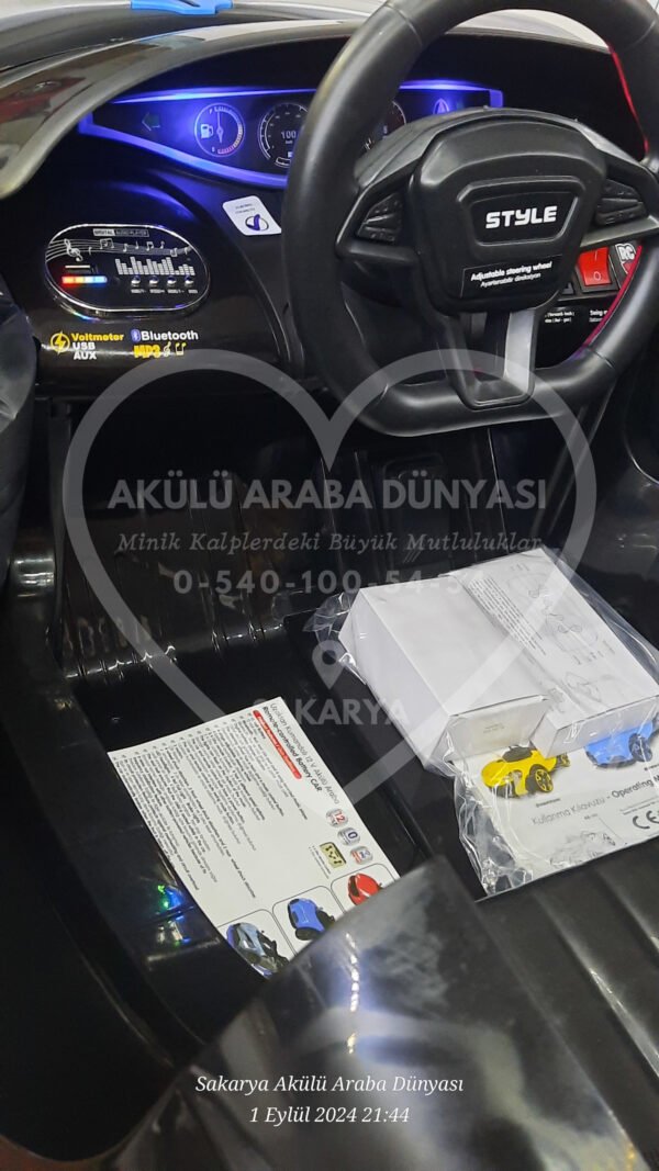 Akar Toys Style Kumandalı 4X2 12 Volt Gri Akülü Araba (96-629)