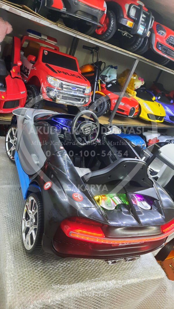 Akar Toys Style Kumandalı 4X2 12 Volt Gri Akülü Araba (96-629)