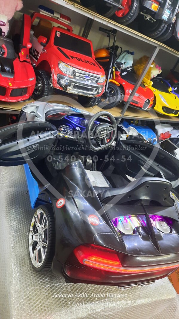 Akar Toys Style Kumandalı 4X2 12 Volt Gri Akülü Araba (96-629)