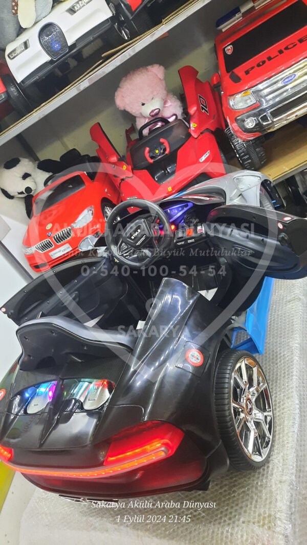 Akar Toys Style Kumandalı 4X2 12 Volt Gri Akülü Araba (96-629)