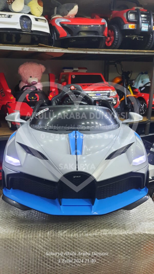 Akar Toys Style Kumandalı 4X2 12 Volt Gri Akülü Araba (96-629)