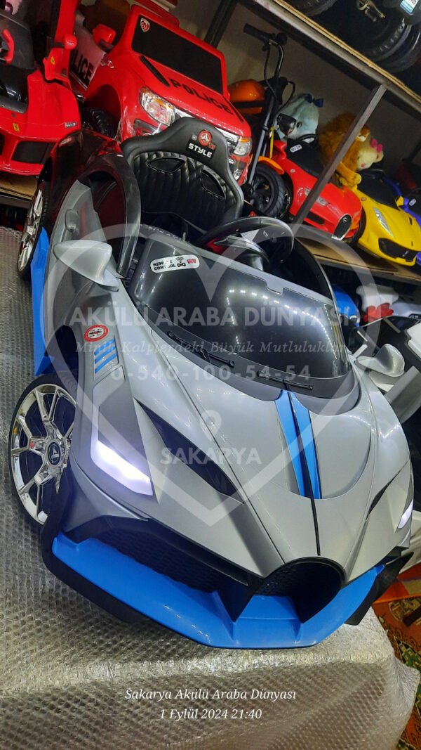 Akar Toys Style Kumandalı 4X2 12 Volt Gri Akülü Araba (96-629)