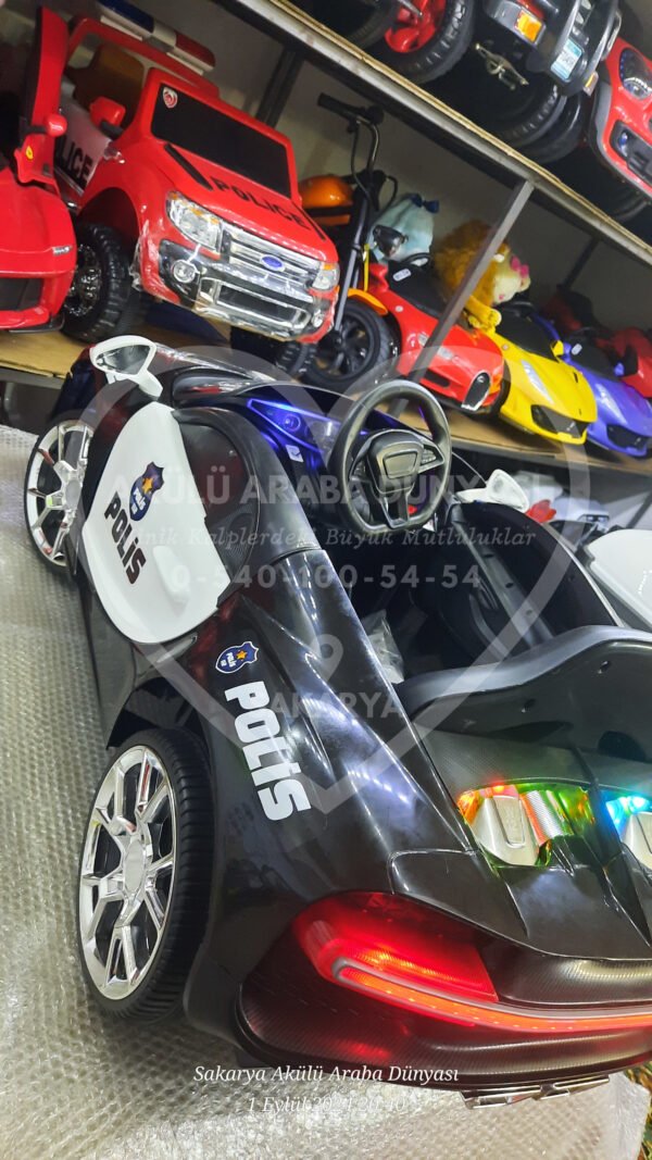 Akar Toys Style Kumandalı 4X2 12 Volt Siyah Polis Akülü Araba (96-452)