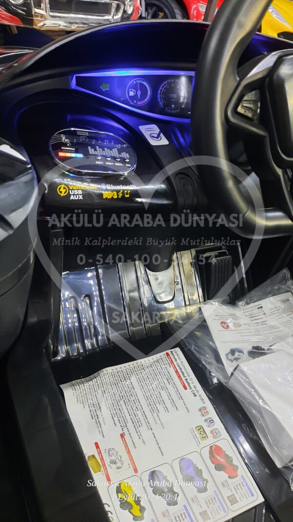 Akar Toys Style Kumandalı 4X2 12 Volt Siyah Polis Akülü Araba (96-452)