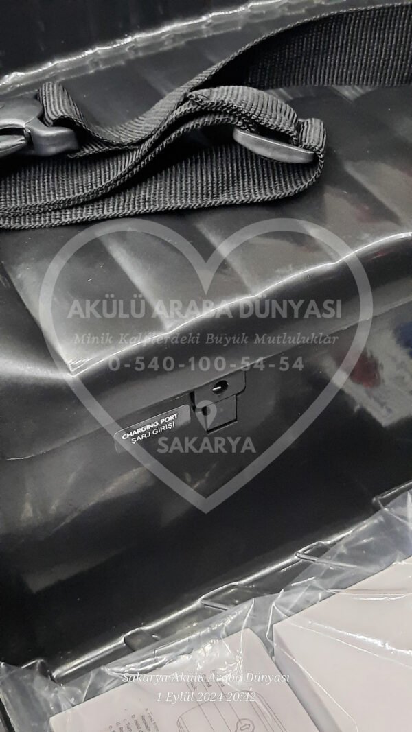 Akar Toys Style Kumandalı 4X2 12 Volt Siyah Polis Akülü Araba (96-452)