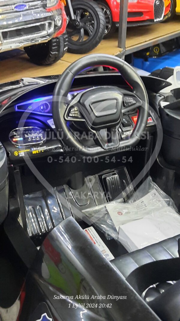 Akar Toys Style Kumandalı 4X2 12 Volt Siyah Polis Akülü Araba (96-452)
