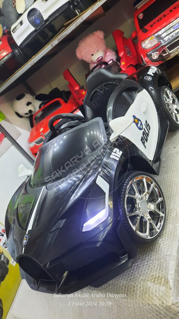 Akar Toys Style Kumandalı 4X2 12 Volt Siyah Polis Akülü Araba (96-452)