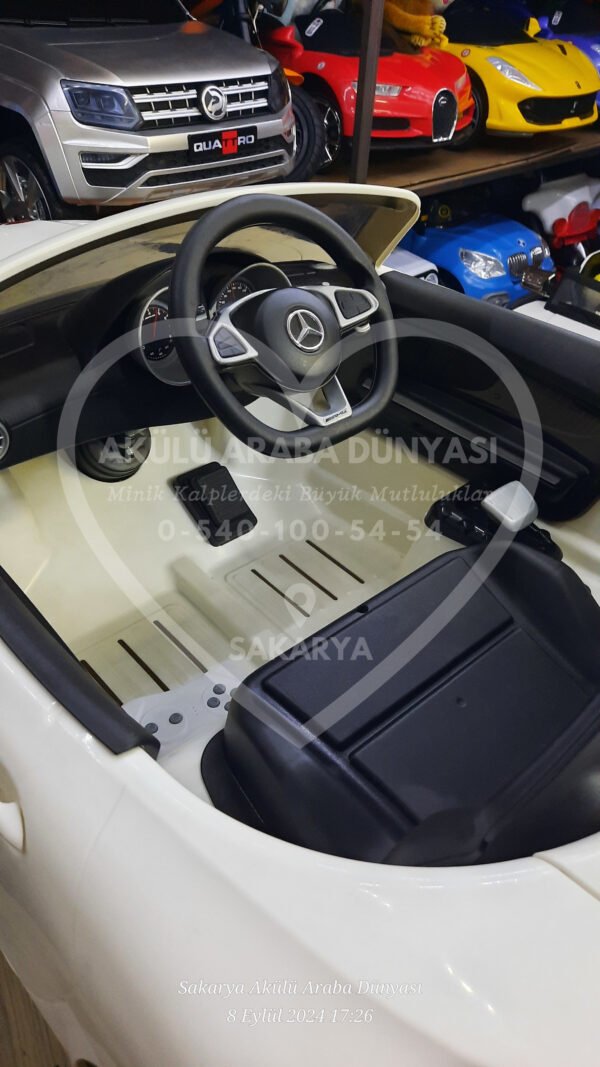 Mercedes-Benz AMG GT-S 12 Volt Akülü Araba 7173