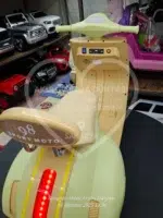 12V Çift Motorlu Vespa Modeli Akülü Scooter – LED Işıklı, EVA Teker, Uzaktan Kumandalı - Görsel 14