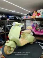 12V Çift Motorlu Vespa Modeli Akülü Scooter – LED Işıklı, EVA Teker, Uzaktan Kumandalı - Görsel 8