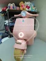 12V Toz Pembe Vespa Akülü Scooter – Çift Motor, LED Işıklı, EVA Tekerlekli - Görsel 11