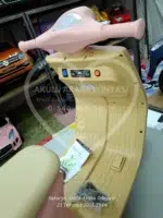 12V Toz Pembe Vespa Akülü Scooter – Çift Motor, LED Işıklı, EVA Tekerlekli - Görsel 14