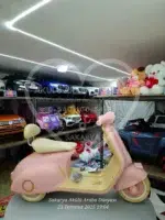 12V Toz Pembe Vespa Akülü Scooter – Çift Motor, LED Işıklı, EVA Tekerlekli - Görsel 8