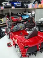 Ferrari LaFerrari Akülü Araba 12V Kumandalı LED Işık Deri Koltuk - Görsel 26