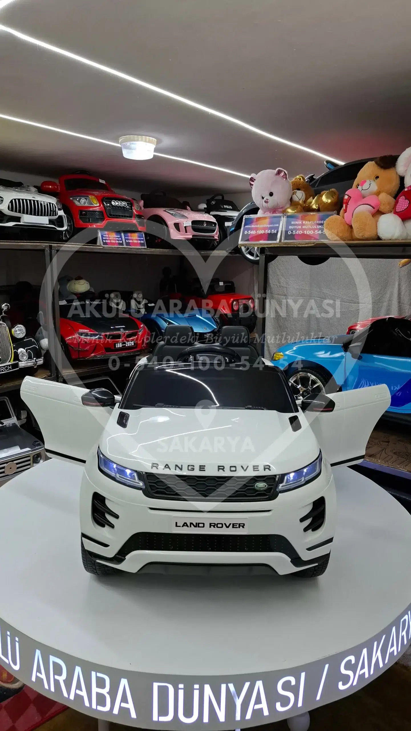 Range Rover Akülü Araba 4×4 – EVA Teker, MP3, Bluetooth, Premium Beyaz (6) Range Rover Akülü Araba 4×4 Eva Teker Premium Seri Beyaz - Görsel 1