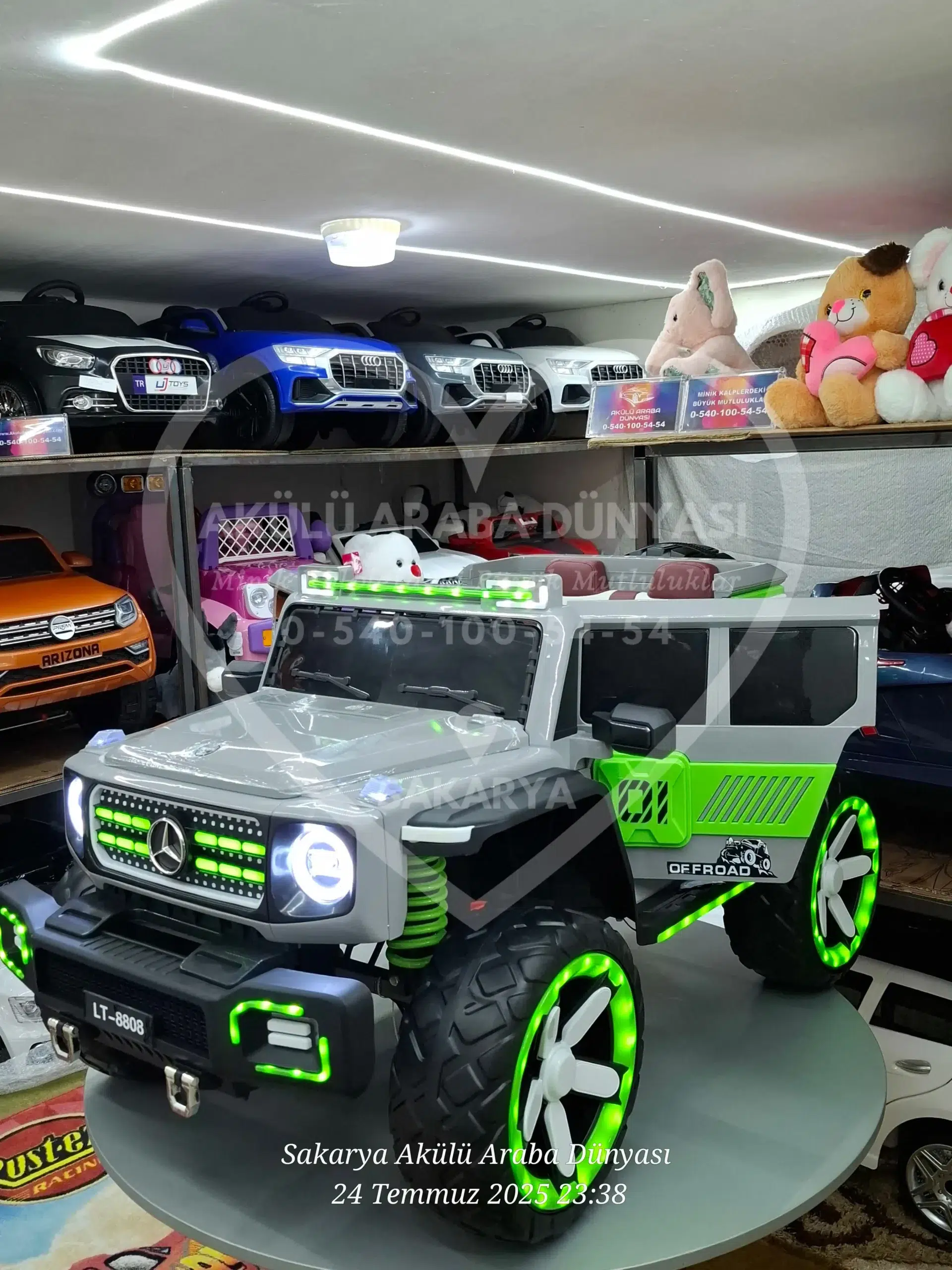 mercedes-stil-xxxl-battal-akulu-araba-isikli-teker-sakarya (22) Mercedes Stil XXXL Battal Boy 4x4 Akülü Jip - 12V 12Ah Devasa Güç & Işıklı Şov - Görsel 1