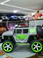 Mercedes Stil XXXL Battal Boy 4x4 Akülü Jip - 12V 12Ah Devasa Güç & Işıklı Şov - Görsel 10