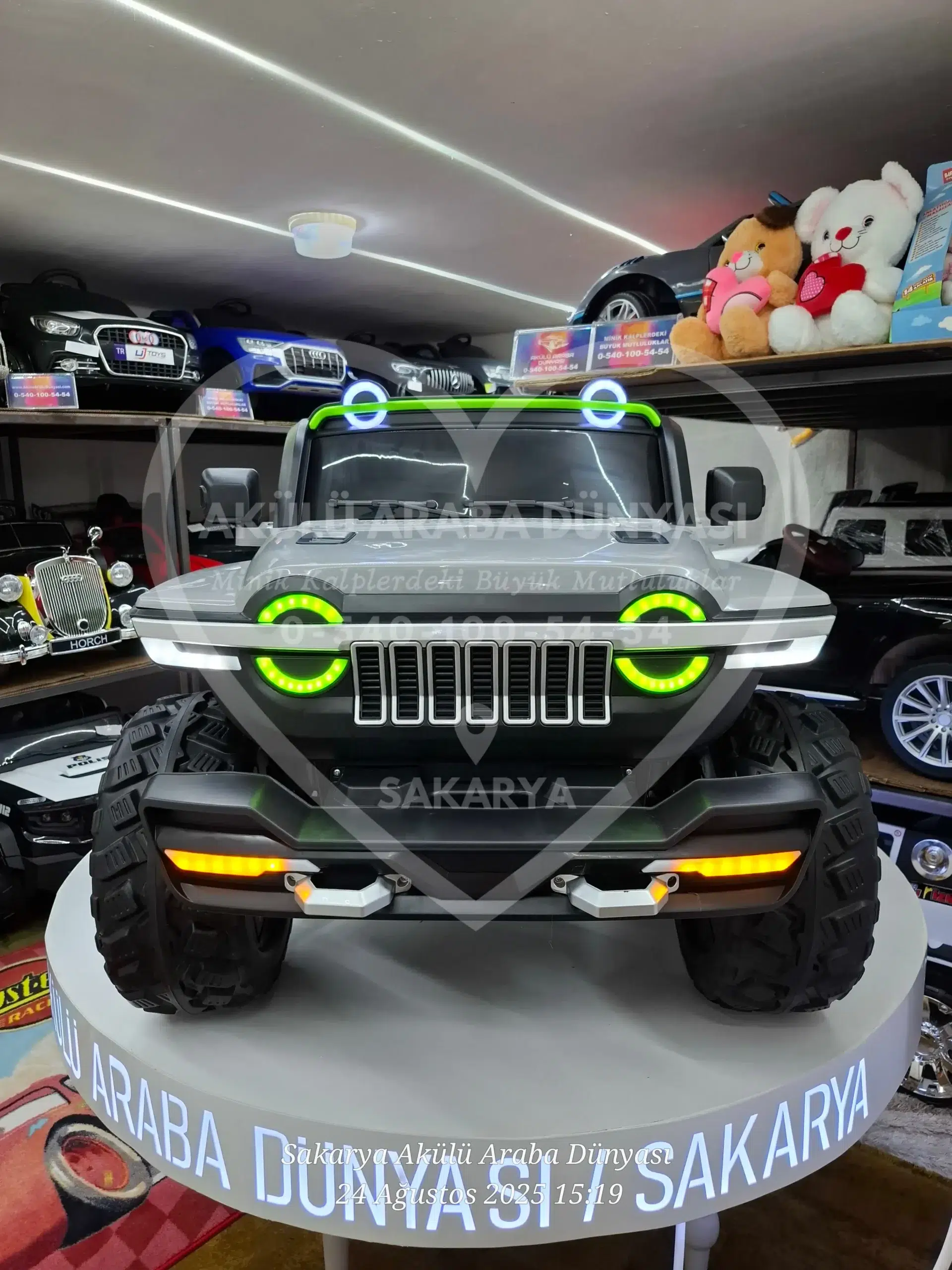 wn-1166-4x4-dev-boyut-jeep-gri-akulu-araba-sakarya-buggy (6) 12V Dev Boyut 4x4 Jeep Akülü Araba - Cep Telefonu Kontrollü Gri - Görsel 1